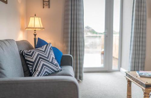 Dinas House | Felin-Pennarth