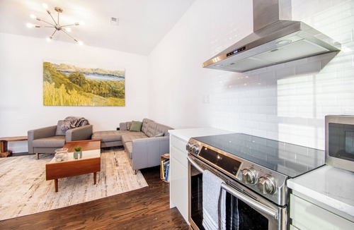 Fells Point Condo | Fells Point Charm with a View