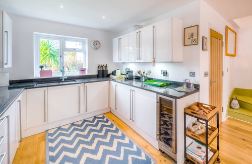 Felpham House | Felpham beachhouse with private garden and parking