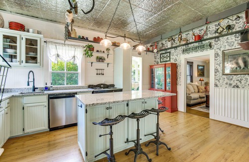 Augusta House | ‘Femme Osage Haus’ Getaway w/Hot Tub in Augusta!