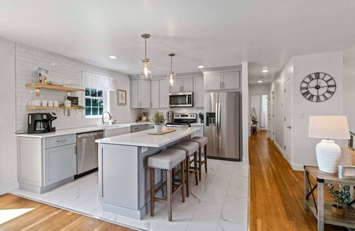 Parkesburg House | Fenced In Back Yard - Hot tub - King Bed