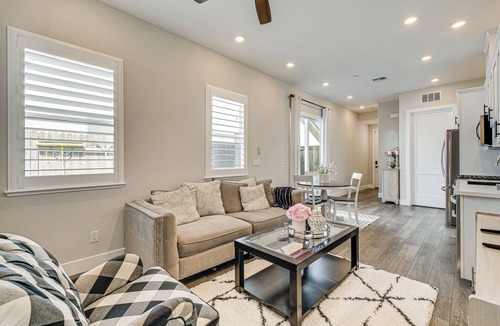 Roseville Apartment | Fenced-In Yard: Apt 7 Mi to Westfield Galleria
