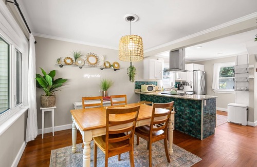 Portsmouth House | Fenced-in Yard | Work From Home | Pet-Friendly