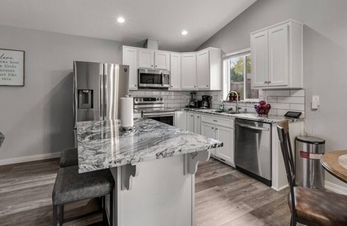 Snohomish House | Fenced yard - Mud proof - 3BD 2BA Apt