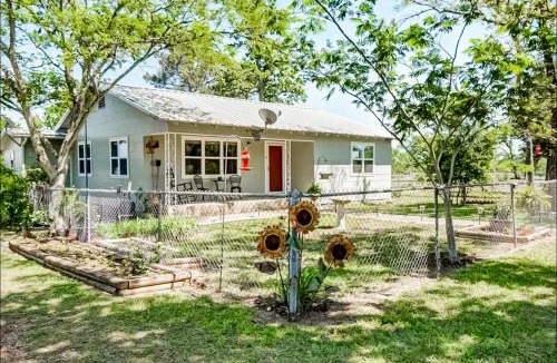 Smithville House | Fenced Yard! Peaceful Retreat in Smithville