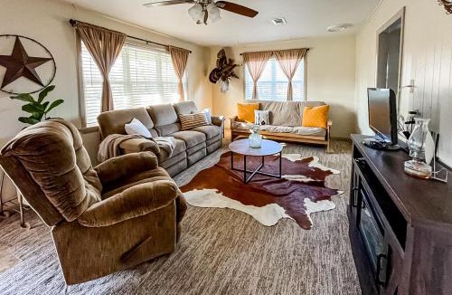 Smithville House | Fenced Yard! Peaceful Retreat in Smithville
