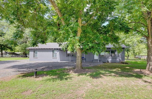 New Boston Apartment | Fenced Yard: Pet-friendly Studio in New Boston!