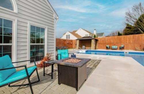 Graham House | Fenced Yard & Ping-Pong Table: Spacious Graham Gem