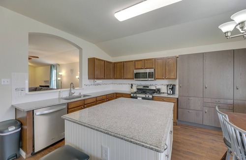 Elm Creek House | Fenced Yard & Playset: Elgin Family Getaway!