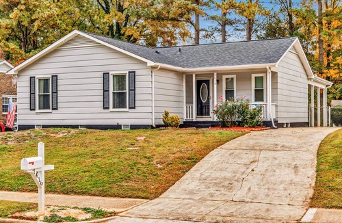 North Raleigh House | Fenced Yard * Walk to Greenway Trails * Covered Patio
