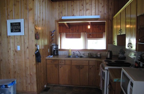 Fenelon Falls Cottage | Fenelon Falls Getaway Waterfront Cottage