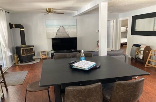 Baddow Cottage | Fenelon Falls Riverside Cottage