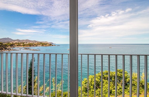 Llanca Apartment | Fener de Baix 81- Apartment right on the seafront