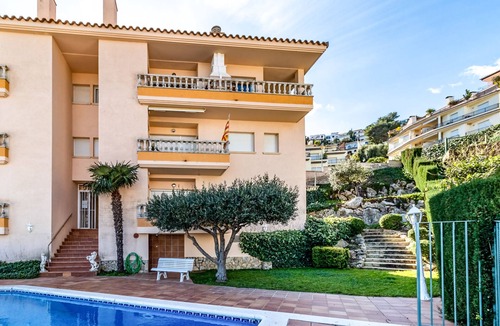 Llanca Apartment | Fener de Dalt 88 - apartment with wifi and pool