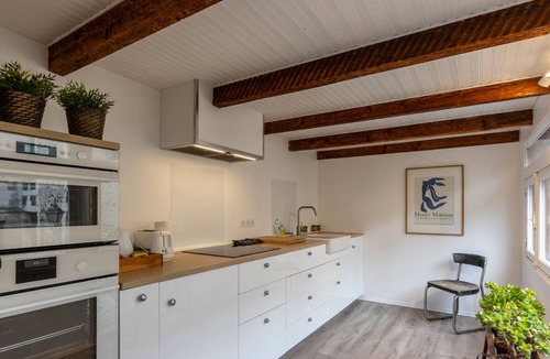 Enclos Apartment | Fenêtres sur cour 3★ | Duplex in the Heart of the City Center | 4 Guests