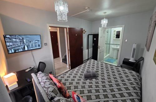 Longbridge House | Fenia Estate