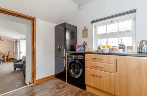 Longnor House | Fenns Barn & Foggs' Barn Peak District