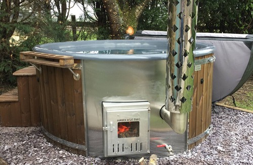 Longnor House | Fenns Barn, Peak District barn conversion, 10min walk to local pub