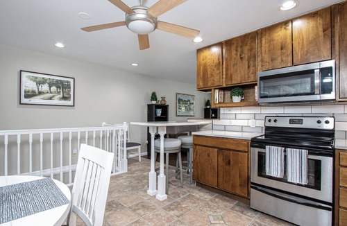 Fenton House | Fenton STL 4BR/3BA Sleeps 8 Lindbergh Schools