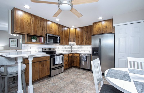 Fenton House | Fenton STL 4BR/3BA Sleeps 8 Lindbergh Schools