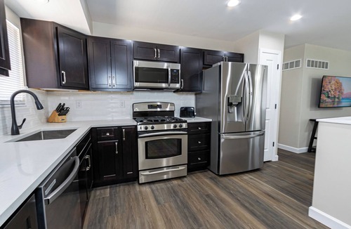 Fenton House | Fenton STL Walnut Trails 3BR/2BA Family Home