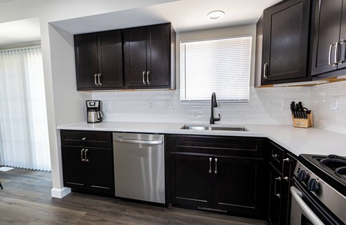 Fenton House | Fenton STL Walnut Trails 3BR/2BA Family Home