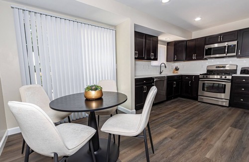 Fenton House | Fenton STL Walnut Trails 3BR/2BA Family Home