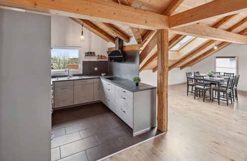 Grabs Apartment | FENUS Mountain View Vacation | Parking | Kitchen