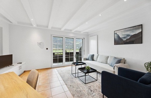 Sevelen Apartment | FENUS View over Liechtenstein | Parking | Kitchen