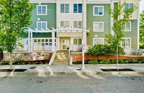 Cambridgeport Apartment | Fenway BU & Harvard & MIT Steps Away