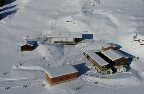 Laax Apartment | Ferien auf dem Bauernhof, (Laax Murschetg). 3.5 Zimmerwohnung by Interhome