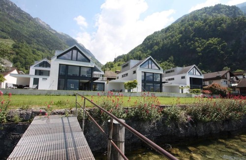 Ruetli House | Ferienvilla am See 1 by Interhome