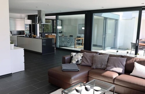 Ruetli House | Ferienvilla am See 3 für 2-4 Personen by Interhome