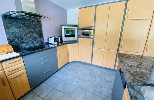 Dottikon House | Ferienvilla "Leons Holiday Homes"