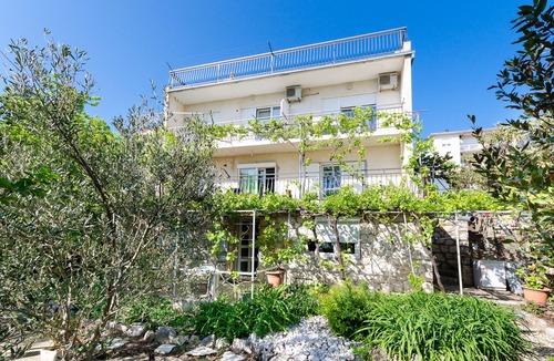 Novi Vinodolski Apartment | Ferienwohnungen und Zimmer Drazen (86521-A3) in Novi Vinodolski (Crikvenica)