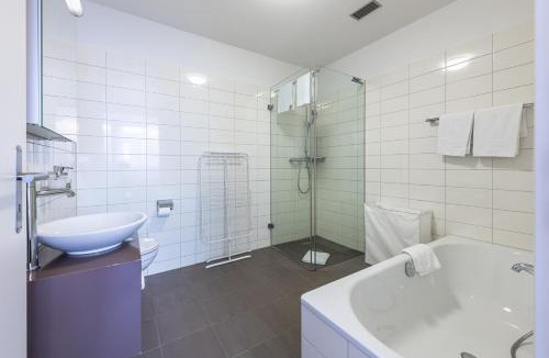Gunten Apartment | Ferienwohnung Attika