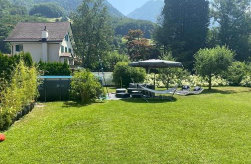 Schwanden Apartment | Ferienwohnung Blumerhaus in Mitlödi