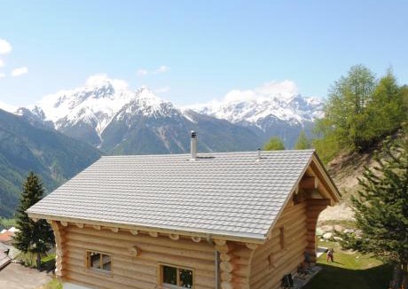 Tschlin Apartment | Ferienwohnung Caviezel