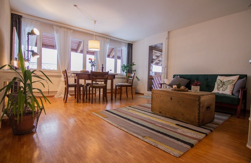 Huttwilen Apartment | Ferienwohnung Frostenegg, (Nussbaumen TG).