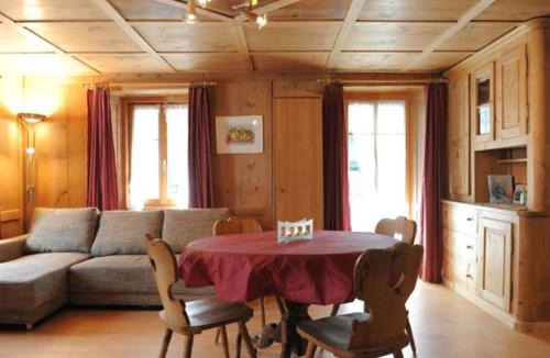 Riom-Parsonz Apartment | Ferienwohnung Hof Collet