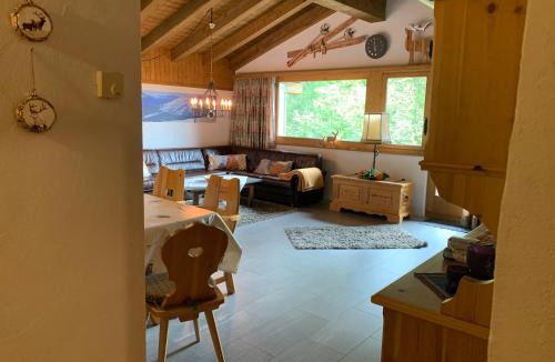 Laax Apartment | Ferienwohnung Laax mit Traumblick, großem Balkon und Terrasse