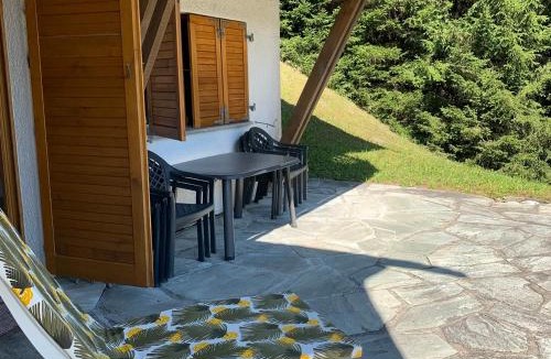 Laax Apartment | Ferienwohnung Laax mit Traumblick, großem Balkon und Terrasse