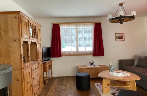 Klosters Platz Apartment | Ferienwohnung mit idyllischer Aussicht