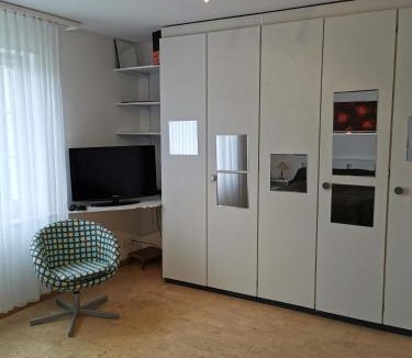 Rudolfstetten-Friedlisberg Bed & Breakfast | Ferienwohnung und B&B Chasa Janett