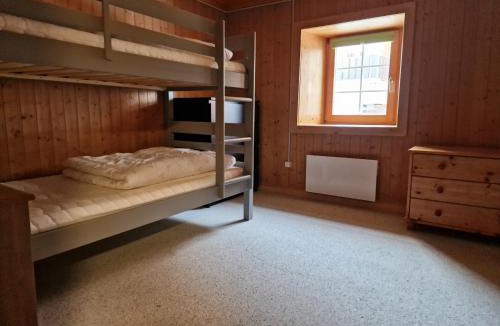 Tavanasa Apartment | Ferienwohnung Via Cuort