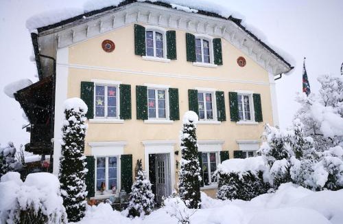Waltensburg/Vuorz Apartment | Ferienwohnung Waltensburg