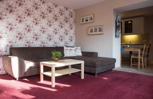 Kromsdorf-Nord Apartment | Ferienwohnungen Am Schenkgarten