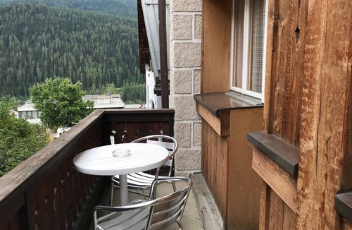 Engadin Scoul Apartment | Ferienwohnungen Chasa Valär, (Scuol). by Interhome
