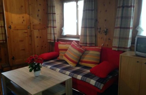 Engadin Scoul Apartment | Ferienwohnungen Chasa Valär, (Scuol). by Interhome