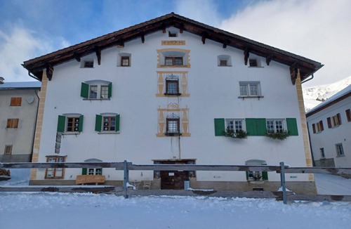 Nufenen Apartment | Ferienwohnungen im Schloss, (Nufenen). by Interhome